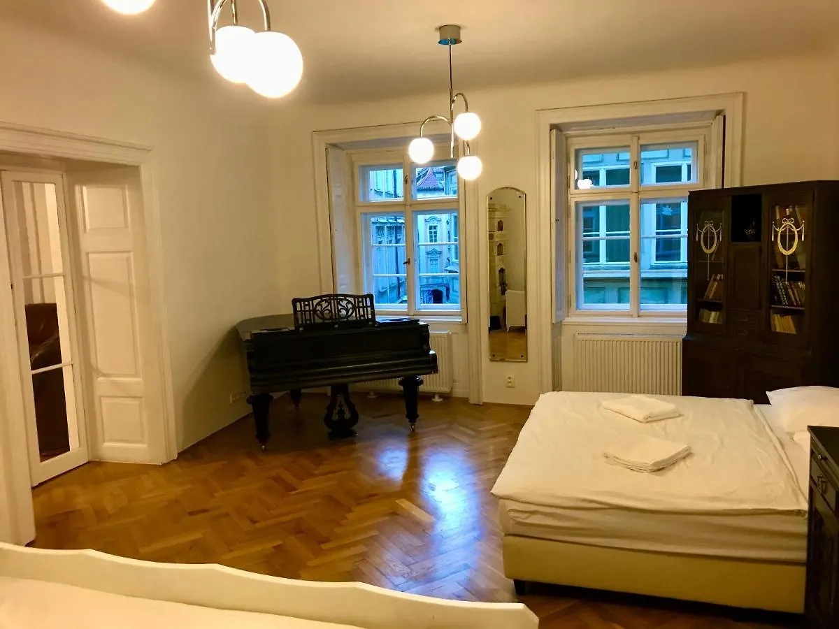 Kristian'S Old Town Sq. Apartments Prag Tjeckien