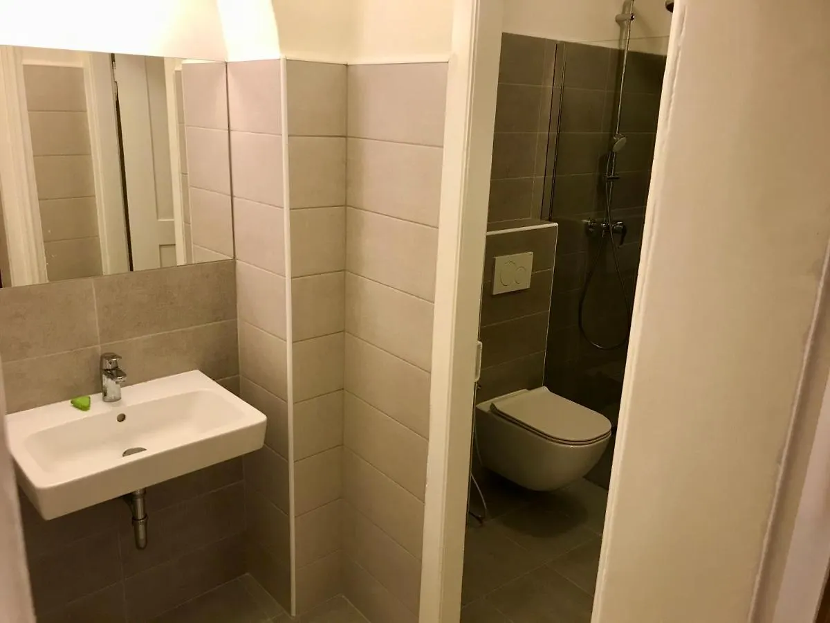 Kristian'S Old Town Sq. Apartments Prag Tjeckien